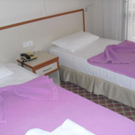 Kerman Hotel Cesme Bagian luar foto