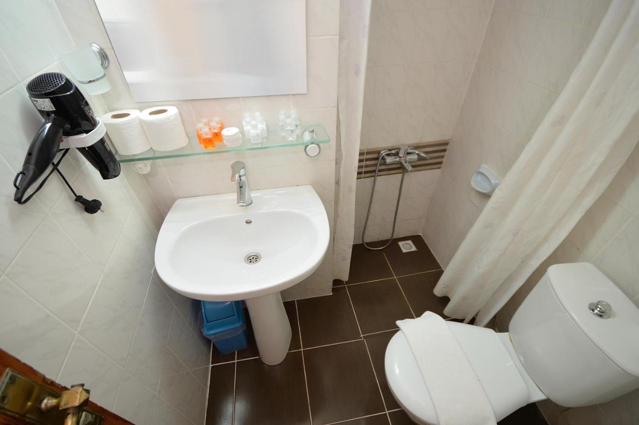Kerman Hotel Cesme Bagian luar foto