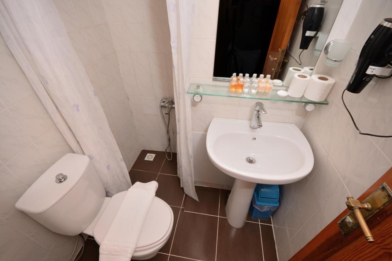 Kerman Hotel Cesme Bagian luar foto