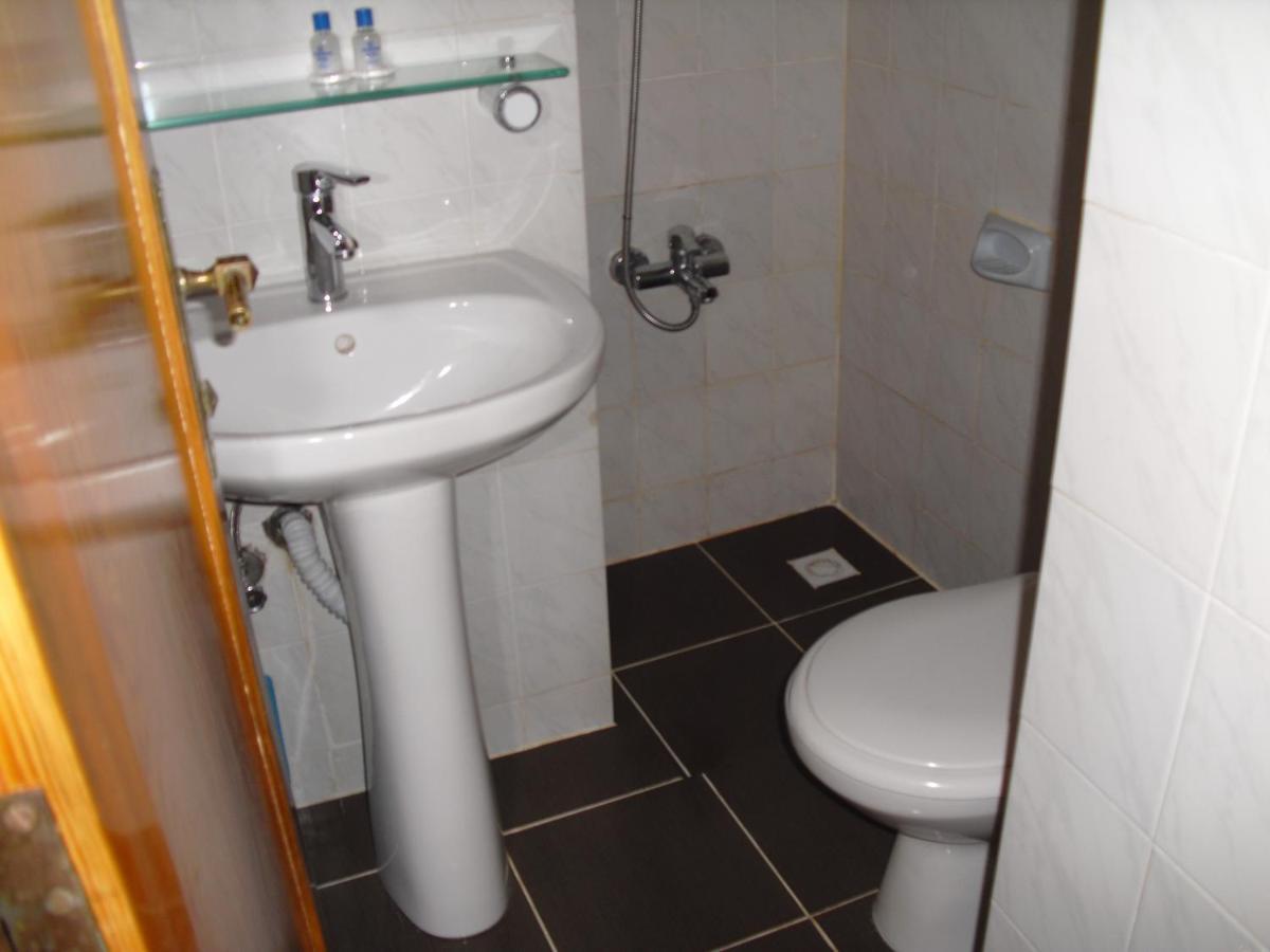 Kerman Hotel Cesme Bagian luar foto