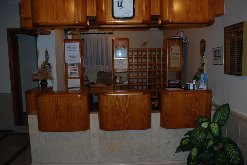 Kerman Hotel Cesme Bagian luar foto