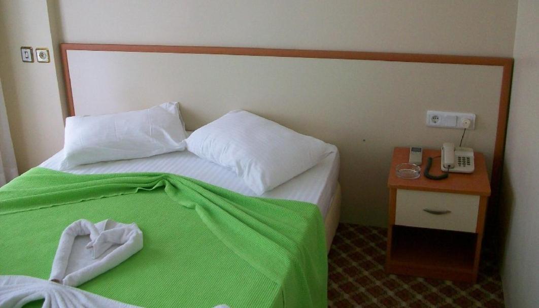 Kerman Hotel Cesme Bagian luar foto