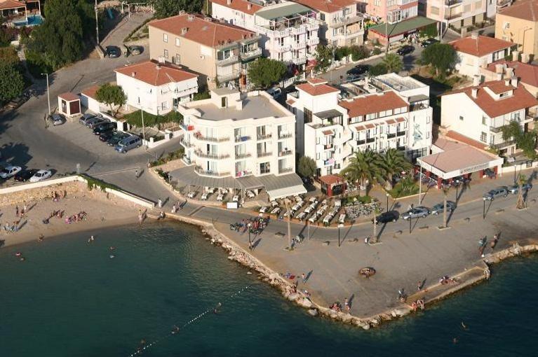 Kerman Hotel Cesme Bagian luar foto