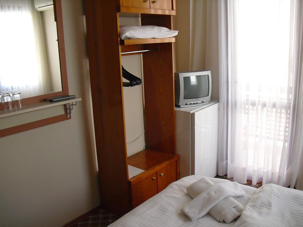 Kerman Hotel Cesme Bagian luar foto