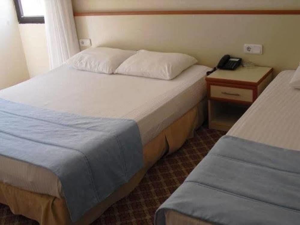 Kerman Hotel Cesme Bagian luar foto
