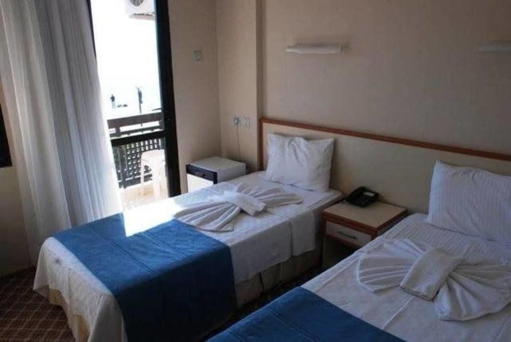 Kerman Hotel Cesme Bagian luar foto