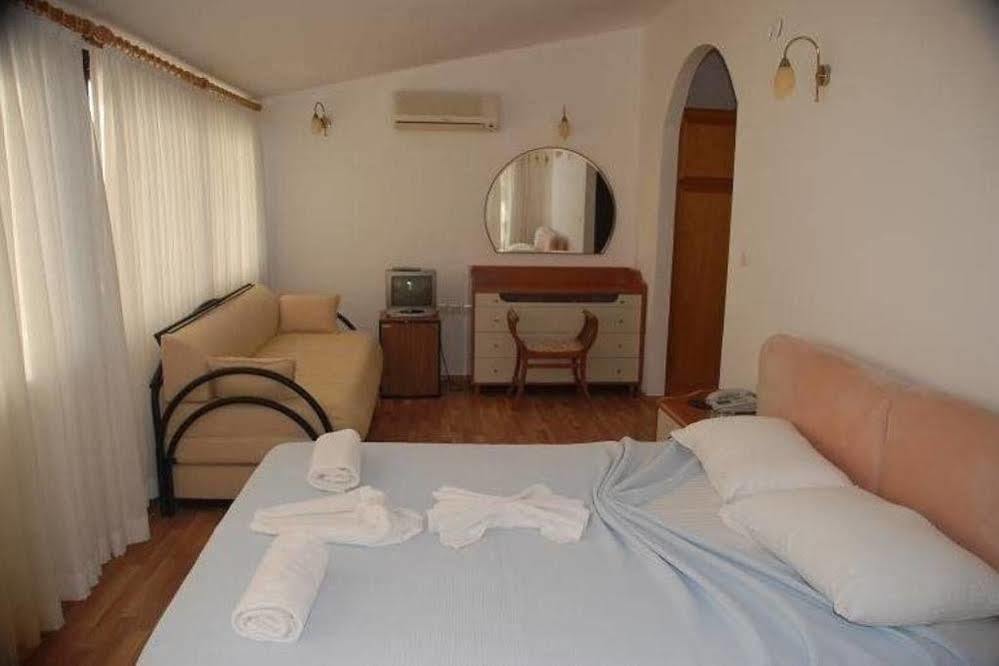 Kerman Hotel Cesme Bagian luar foto