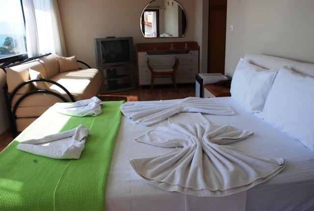 Kerman Hotel Cesme Bagian luar foto